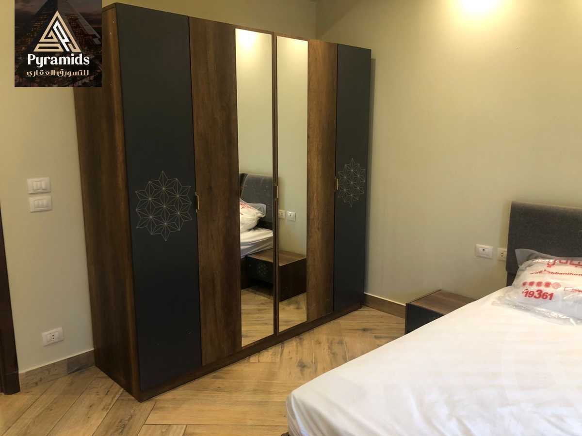 https://aqarmap.com.eg/ar/listing/4976765-for-rent-cairo-el-sheikh-zayed-city-compounds-kmbwnd-wyst-twn-swdyk