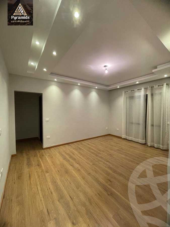 https://aqarmap.com.eg/en/listing/5595110-for-rent-cairo-el-sheikh-zayed-city-compounds-the-courtyard-mall-dorra