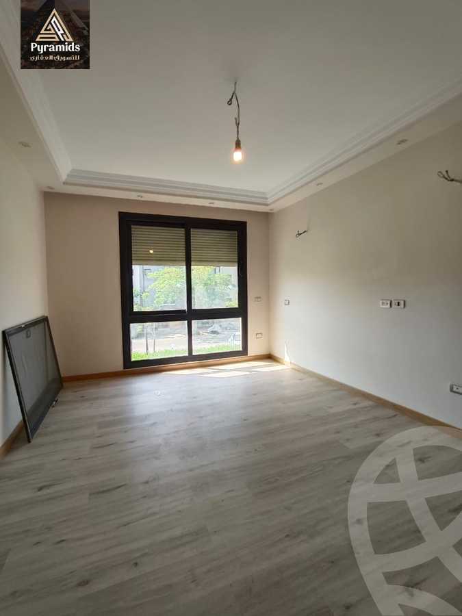 https://aqarmap.com.eg/en/listing/4989852-for-rent-cairo-el-sheikh-zayed-city-compounds-kmbwnd-wyst-twn-swdyk
