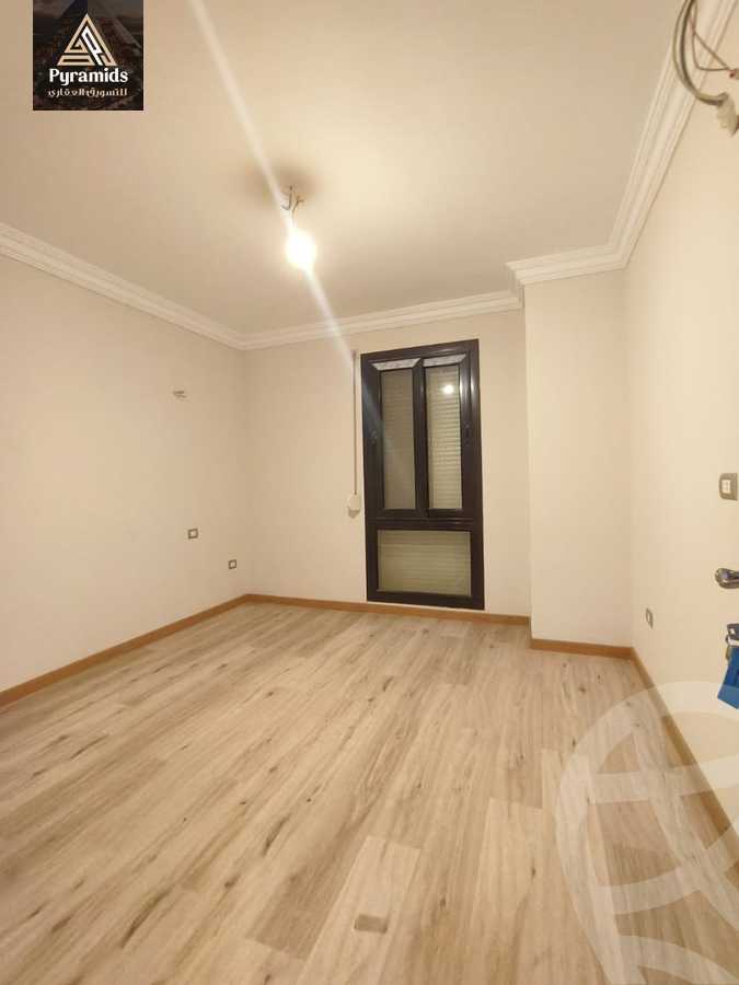 https://aqarmap.com.eg/en/listing/4989852-for-rent-cairo-el-sheikh-zayed-city-compounds-kmbwnd-wyst-twn-swdyk