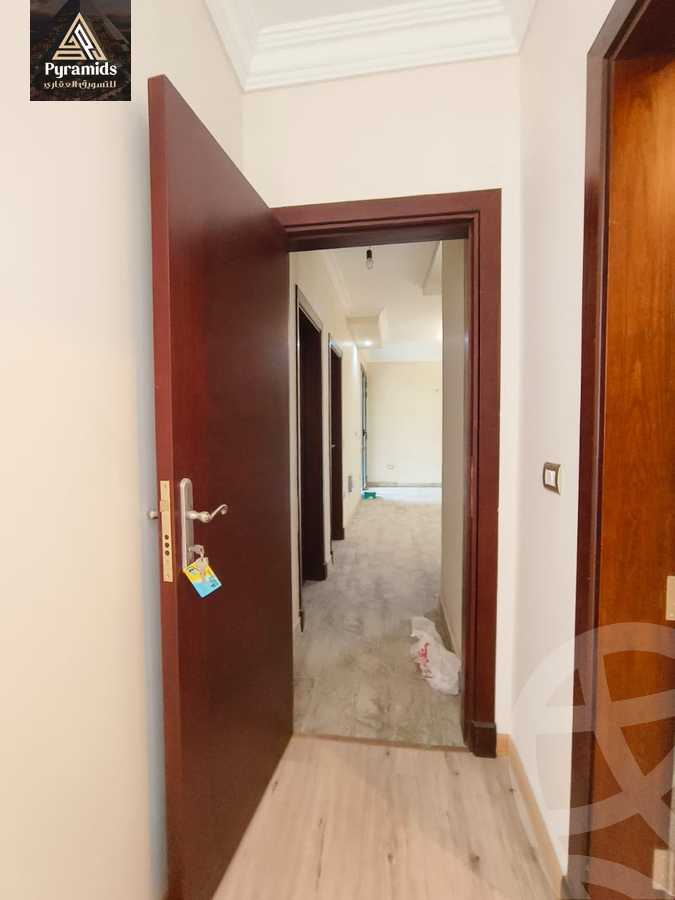 https://aqarmap.com.eg/en/listing/4989852-for-rent-cairo-el-sheikh-zayed-city-compounds-kmbwnd-wyst-twn-swdyk