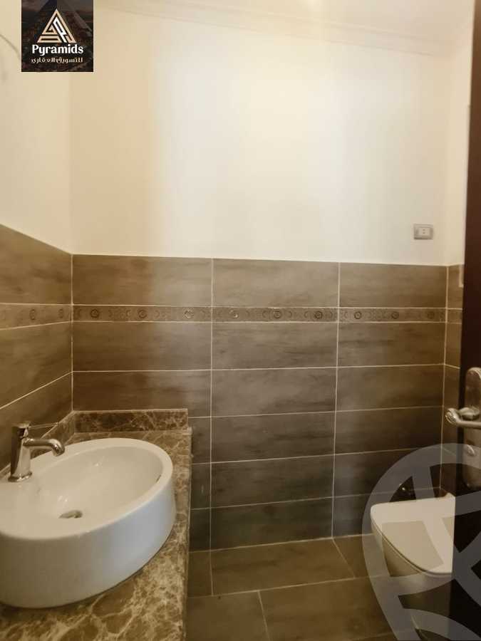 https://aqarmap.com.eg/en/listing/4989852-for-rent-cairo-el-sheikh-zayed-city-compounds-kmbwnd-wyst-twn-swdyk