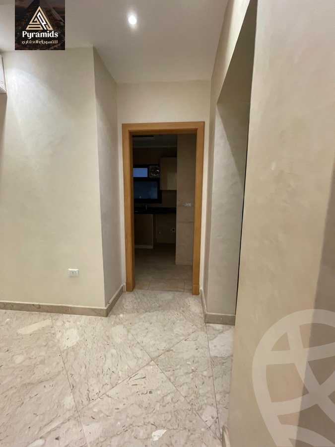 https://aqarmap.com.eg/ar/listing/4999228-for-rent-cairo-el-sheikh-zayed-city-compounds-the-courtyard-mall-dorra