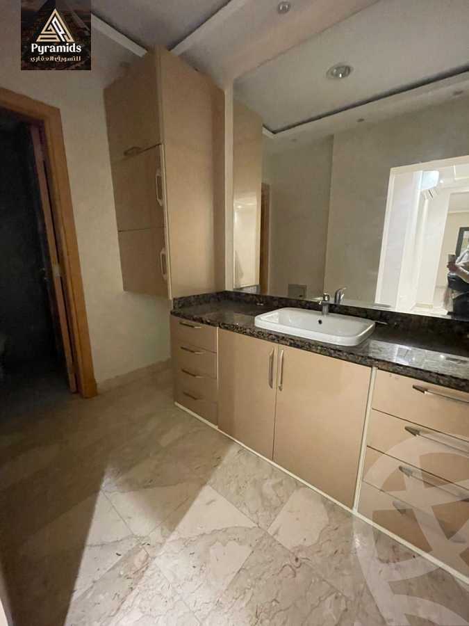 https://aqarmap.com.eg/ar/listing/4999228-for-rent-cairo-el-sheikh-zayed-city-compounds-the-courtyard-mall-dorra