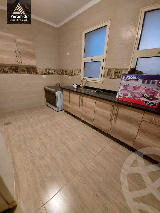 https://aqarmap.com.eg/en/listing/5037045-for-rent-cairo-el-sheikh-zayed-city-compounds-royal-meadows