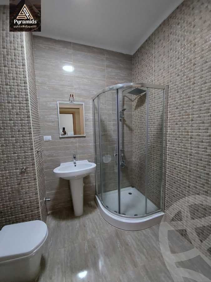 https://aqarmap.com.eg/en/listing/5037045-for-rent-cairo-el-sheikh-zayed-city-compounds-royal-meadows