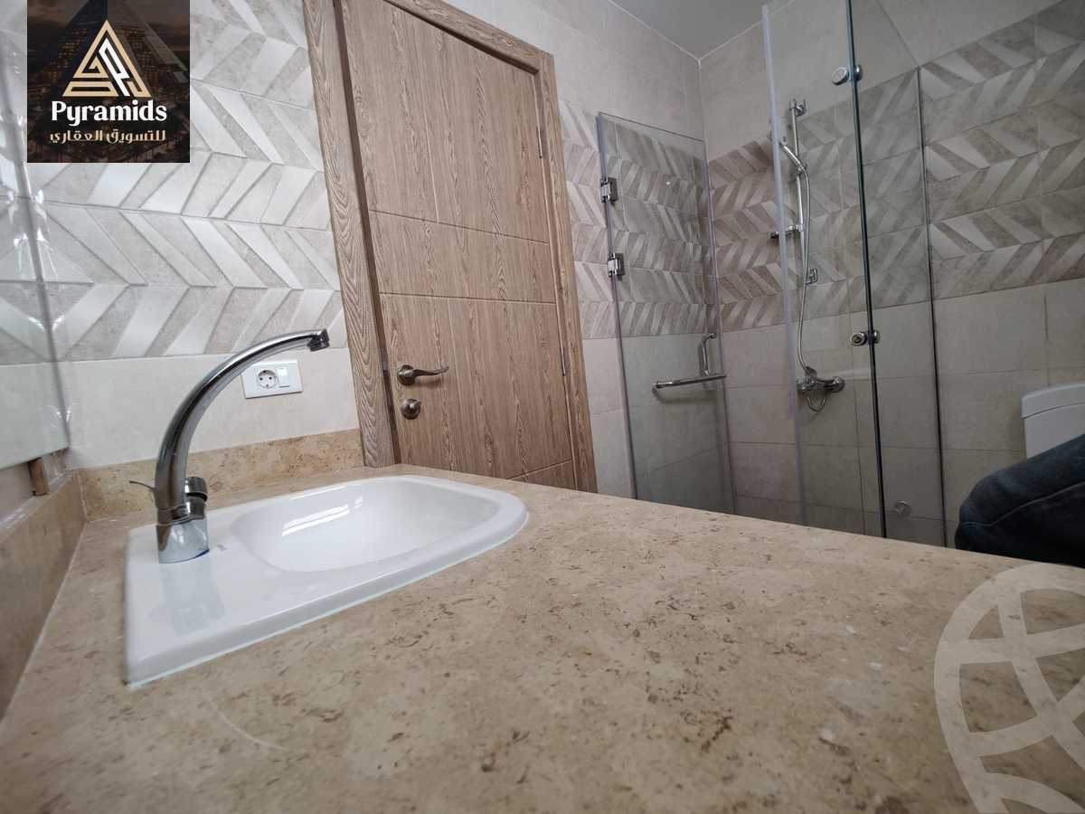 https://aqarmap.com.eg/en/listing/5196145-for-rent-cairo-el-sheikh-zayed-city-compounds-kmbwnd-wyst-twn-swdyk