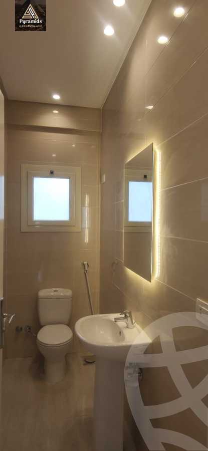https://aqarmap.com.eg/en/listing/5325551-for-rent-cairo-el-sheikh-zayed-city-compounds-royal-city