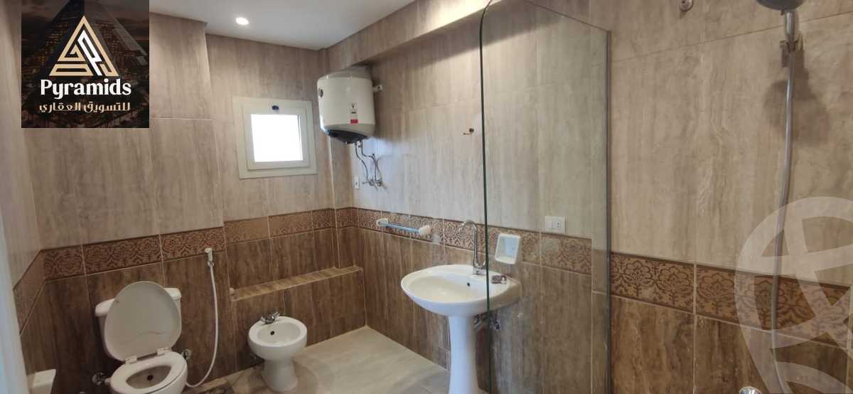 https://aqarmap.com.eg/en/listing/5388341-for-sale-cairo-el-sheikh-zayed-city-compounds-royal-city