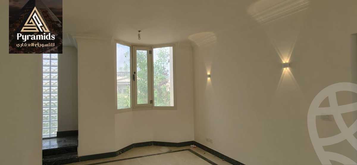 https://aqarmap.com.eg/en/listing/5388341-for-sale-cairo-el-sheikh-zayed-city-compounds-royal-city