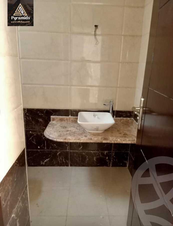 https://aqarmap.com.eg/en/listing/5870444-for-rent-cairo-el-sheikh-zayed-city-compounds-kmbwnd-wyst-twn-swdyk