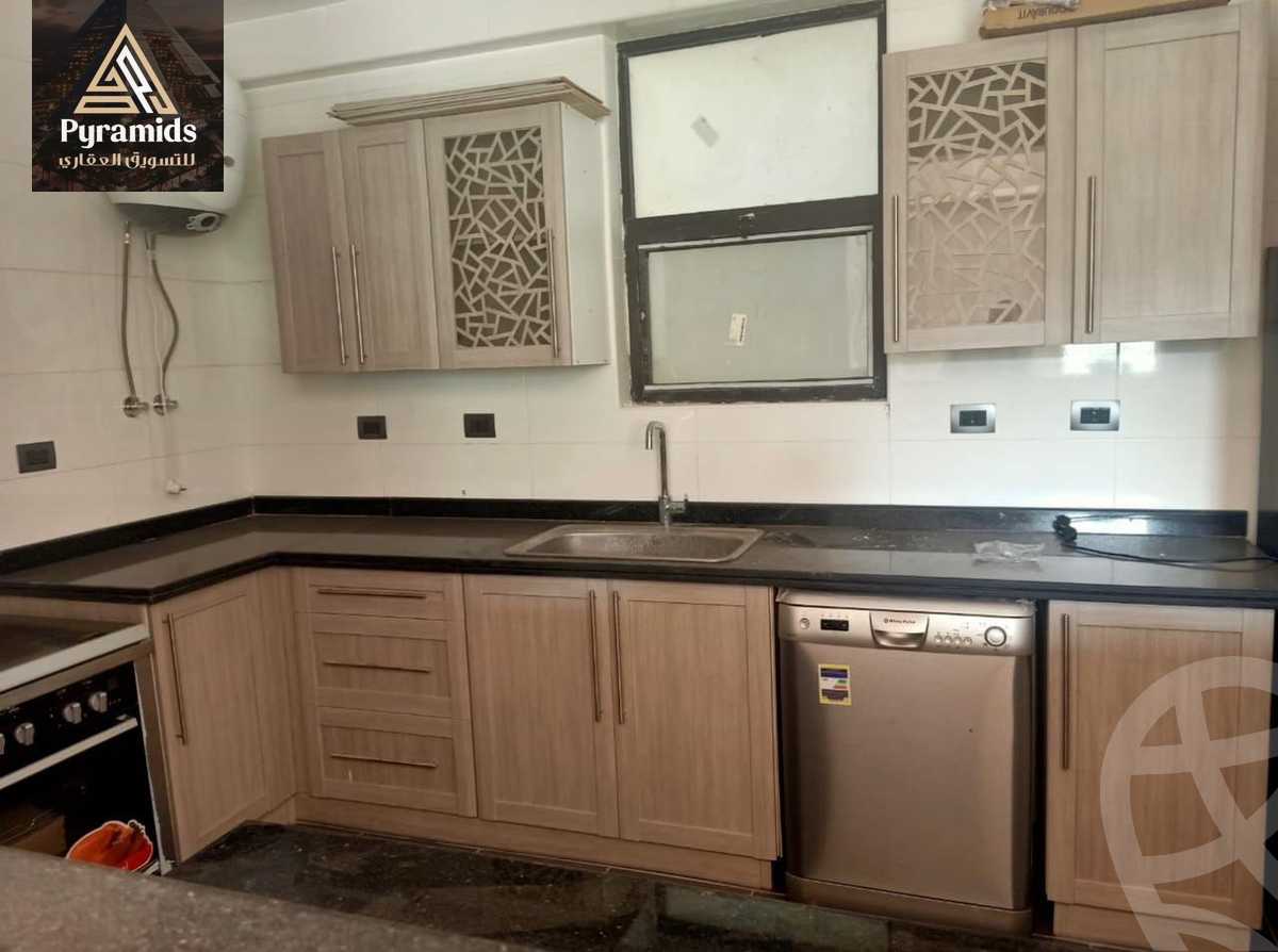 https://aqarmap.com.eg/en/listing/5870444-for-rent-cairo-el-sheikh-zayed-city-compounds-kmbwnd-wyst-twn-swdyk