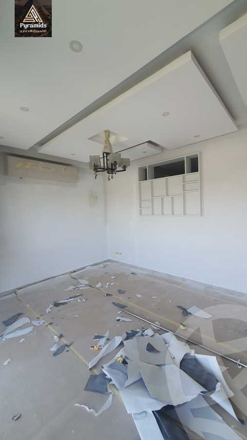 https://aqarmap.com.eg/en/listing/5923772-for-rent-cairo-el-sheikh-zayed-city-compounds-kmbwnd-wyst-twn-swdyk