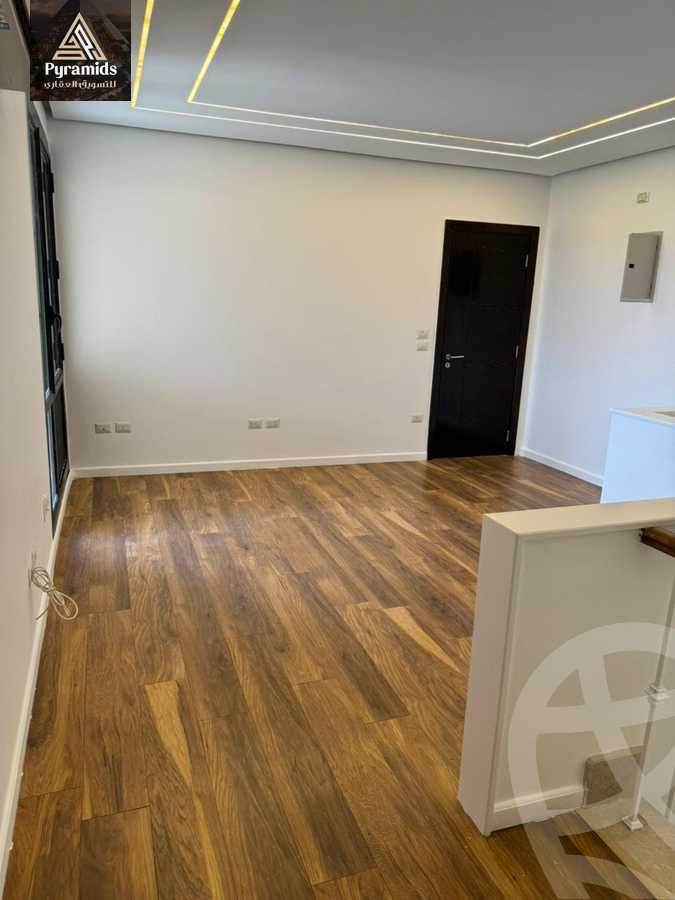 https://aqarmap.com.eg/en/listing/6021453-for-rent-cairo-el-sheikh-zayed-city-compounds-kmbwnd-wyst-twn-swdyk