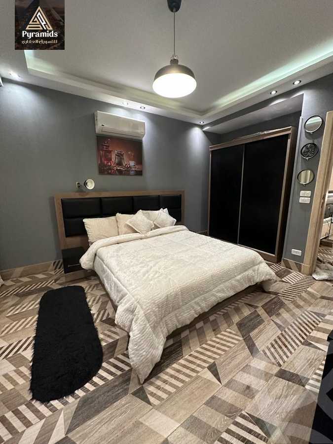 https://aqarmap.com.eg/en/listing/6026602-for-rent-cairo-el-sheikh-zayed-city-compounds-kmbwnd-wyst-twn-swdyk