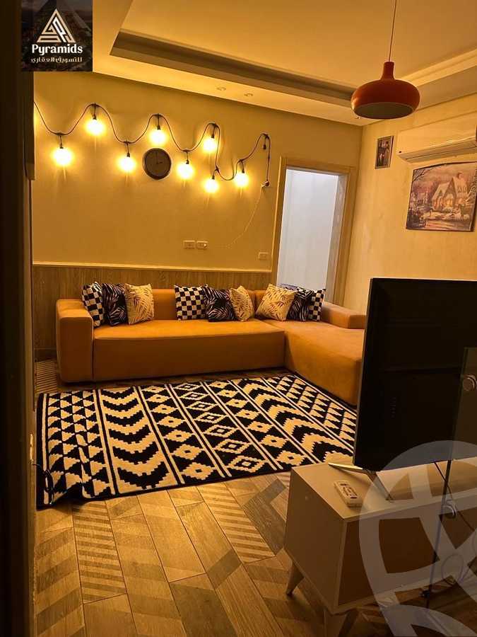 https://aqarmap.com.eg/en/listing/6026602-for-rent-cairo-el-sheikh-zayed-city-compounds-kmbwnd-wyst-twn-swdyk