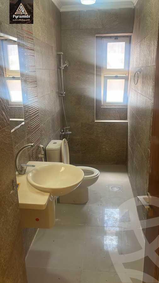 https://aqarmap.com.eg/en/listing/6042503-for-rent-cairo-el-sheikh-zayed-city-compounds-beverly-hills