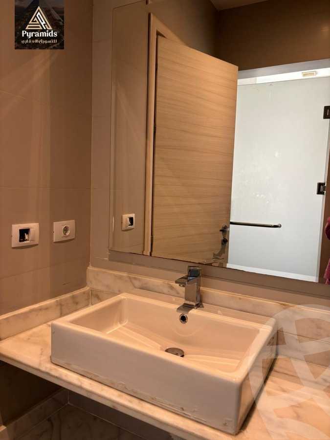 https://aqarmap.com.eg/ar/listing/6248727-for-rent-cairo-el-sheikh-zayed-city-compounds-kmbwnd-ljry-swdyk