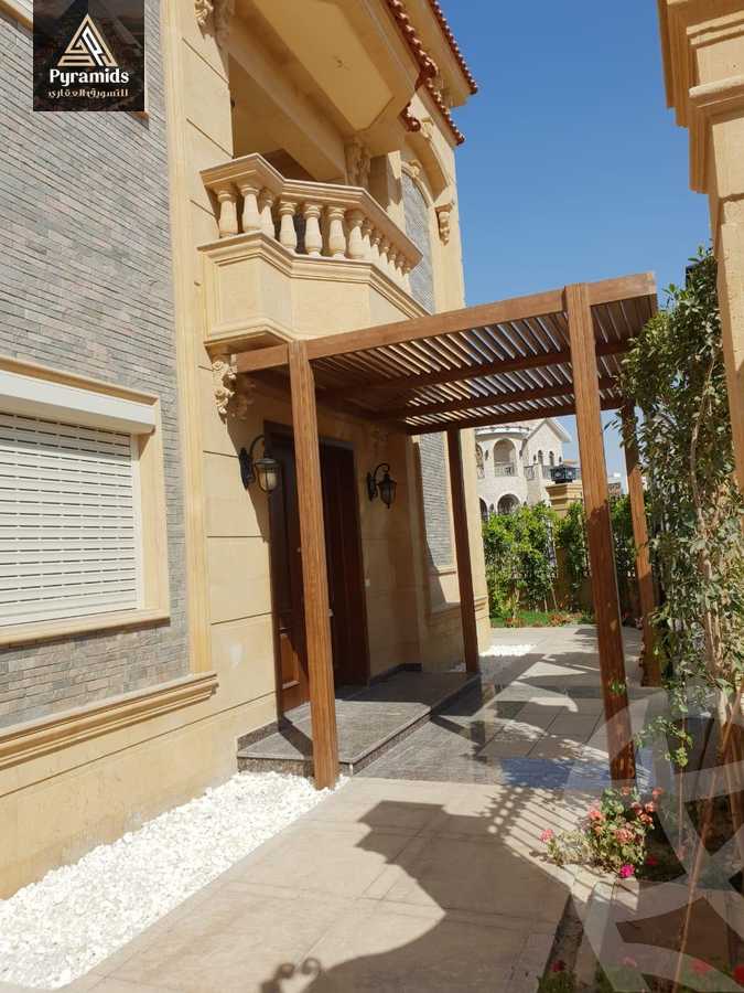 https://aqarmap.com.eg/en/listing/6457885-for-rent-cairo-el-sheikh-zayed-city-compounds-royal-city