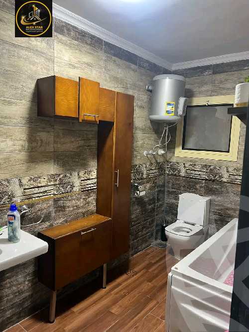 https://aqarmap.com.eg/ar/listing/6123579-for-rent-alexandria-stanley-abd-el-aziz-fahmy-st