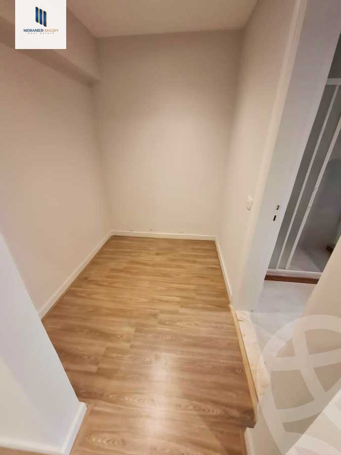 https://aqarmap.com.eg/en/listing/5688685-for-sale-cairo-6th-of-october-featured-neighborhood-fourth-touristic-village-mahmoud-sami-el-baroudi-st