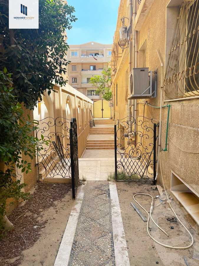 https://aqarmap.com.eg/en/listing/5692576-for-sale-cairo-6th-of-october-featured-neighborhood-fourth-touristic-village-mahmoud-sami-el-baroudi-st