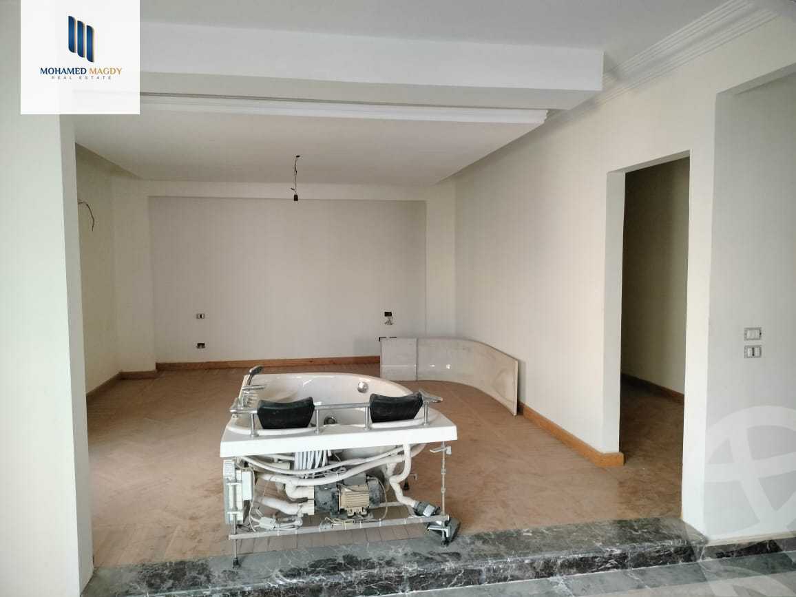 https://aqarmap.com.eg/en/listing/5692696-for-sale-cairo-el-sheikh-zayed-city-compounds-el-yasmeen-compound