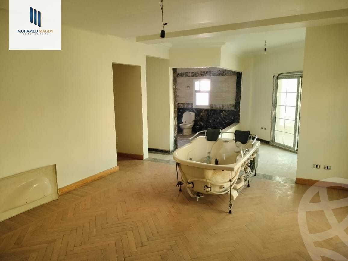 https://aqarmap.com.eg/en/listing/5692696-for-sale-cairo-el-sheikh-zayed-city-compounds-el-yasmeen-compound