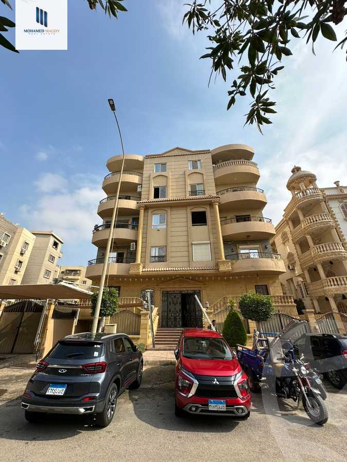 https://aqarmap.com.eg/en/listing/5710960-for-sale-cairo-6th-of-october-featured-neighborhood-fourth-touristic-village-mahmoud-sami-el-baroudi-st