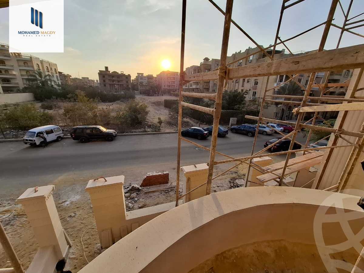 https://aqarmap.com.eg/ar/listing/5711019-for-sale-cairo-6th-of-october-featured-neighborhood-fourth-touristic-village-mahmoud-sami-el-baroudi-st