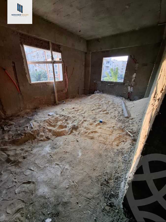 https://aqarmap.com.eg/ar/listing/5711019-for-sale-cairo-6th-of-october-featured-neighborhood-fourth-touristic-village-mahmoud-sami-el-baroudi-st