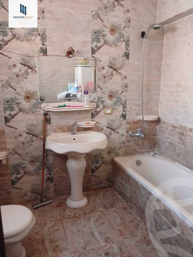 https://aqarmap.com.eg/ar/listing/5751473-for-sale-cairo-el-sheikh-zayed-city-el-hay-elasher-street-100