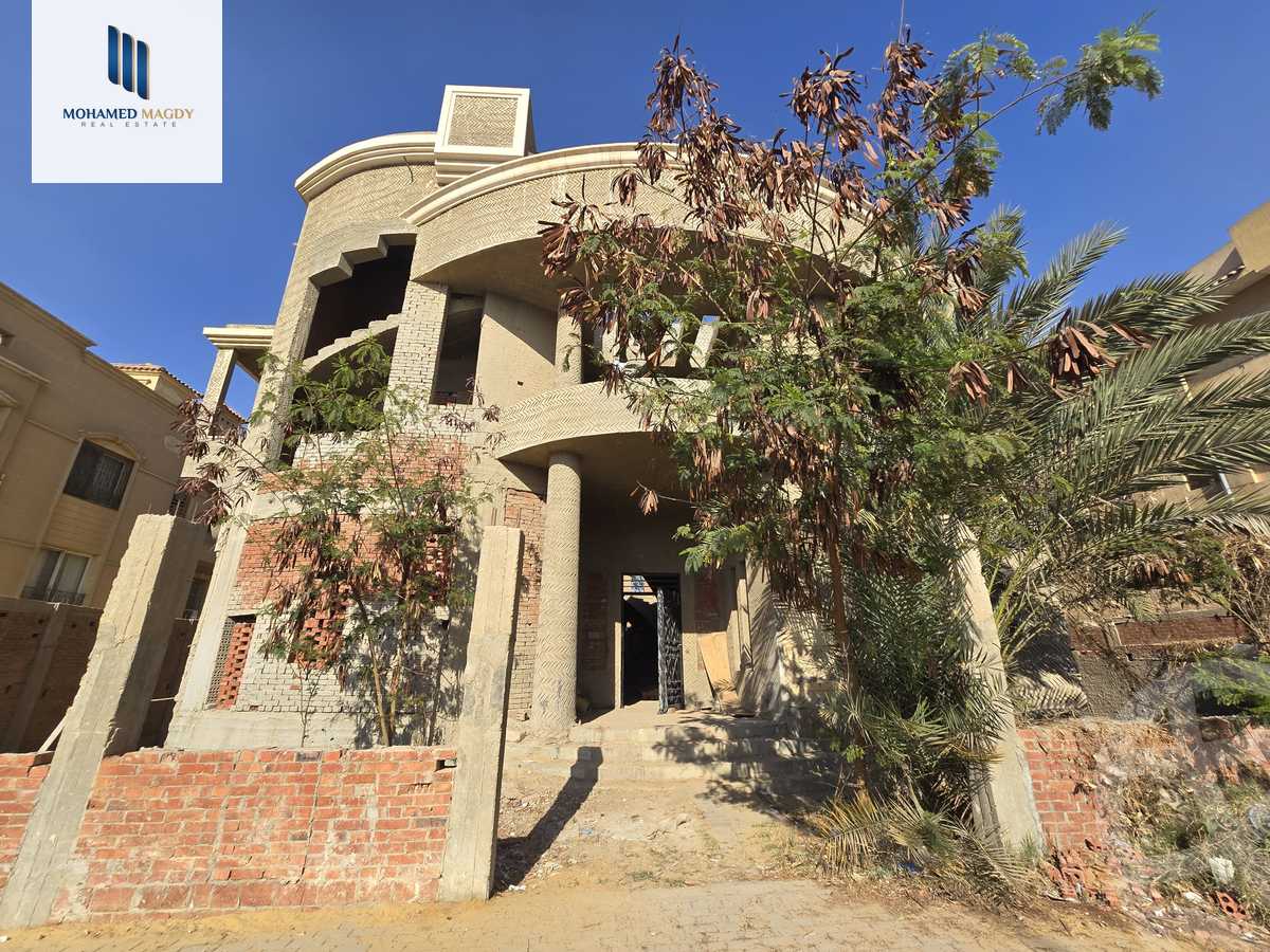 https://aqarmap.com.eg/en/listing/5762943-for-sale-cairo-6th-of-october-featured-neighborhood-first-touristic-village-el-shaheed-mohammed-abdul-latif-alshimi-st