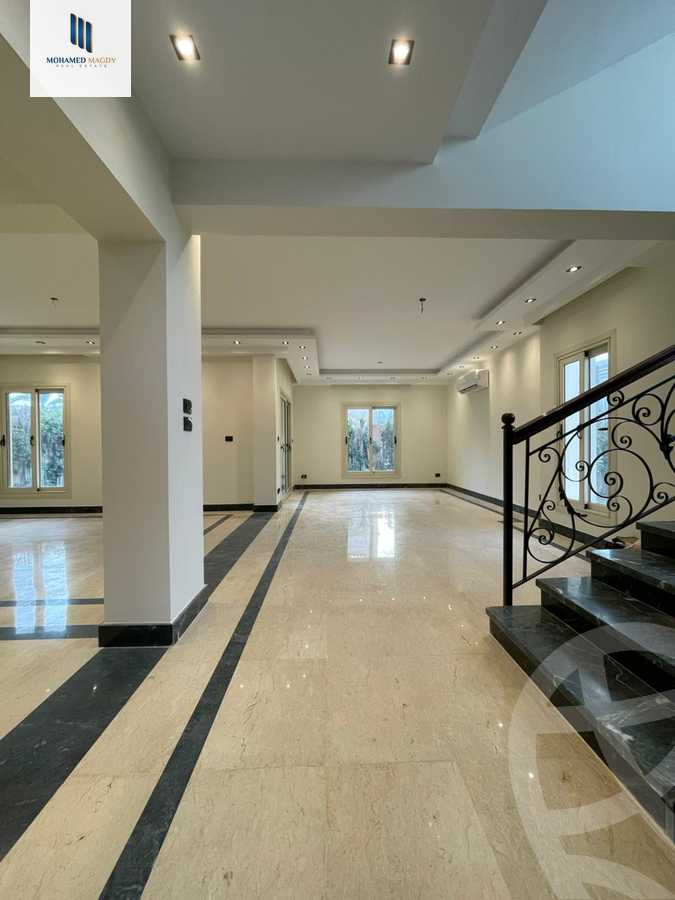 https://aqarmap.com.eg/ar/listing/5809638-for-sale-cairo-el-sheikh-zayed-city-compounds-royal-city