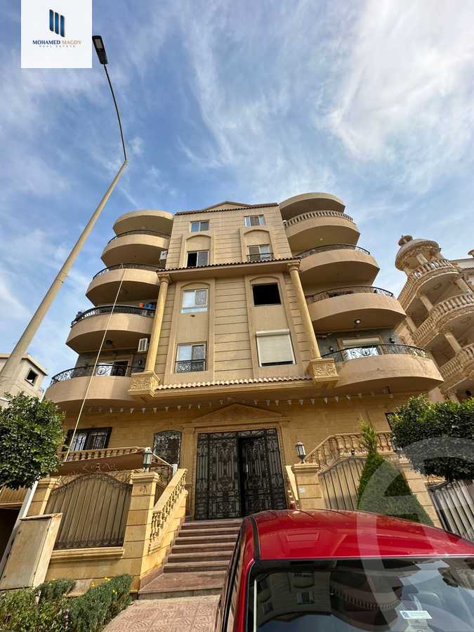 https://aqarmap.com.eg/ar/listing/5830859-for-sale-cairo-6th-of-october-featured-neighborhood-fourth-touristic-village-mahmoud-sami-el-baroudi-st