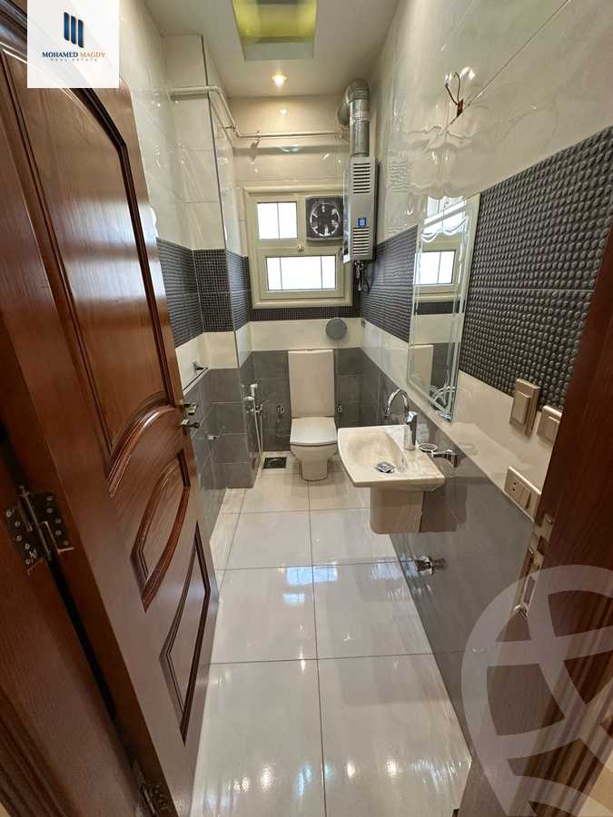 https://aqarmap.com.eg/ar/listing/5830859-for-sale-cairo-6th-of-october-featured-neighborhood-fourth-touristic-village-mahmoud-sami-el-baroudi-st