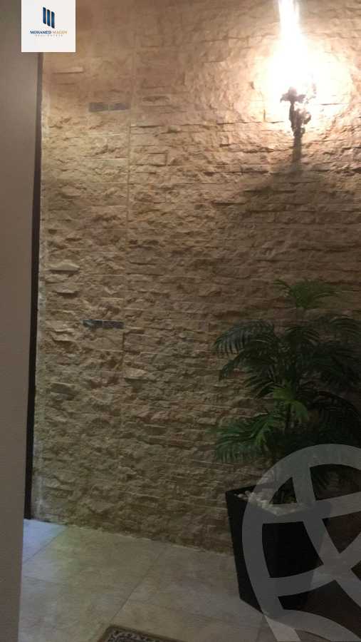 https://aqarmap.com.eg/en/listing/5833290-for-sale-cairo-el-sheikh-zayed-city-compounds-royal-meadows