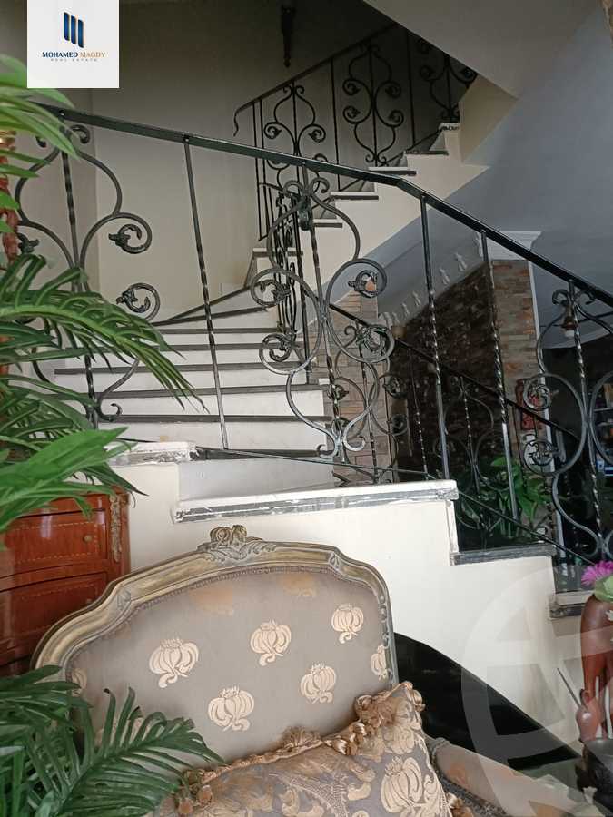https://aqarmap.com.eg/en/listing/5833290-for-sale-cairo-el-sheikh-zayed-city-compounds-royal-meadows