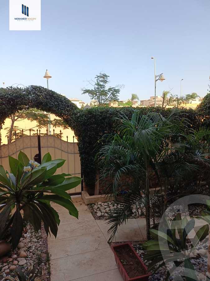 https://aqarmap.com.eg/en/listing/5833290-for-sale-cairo-el-sheikh-zayed-city-compounds-royal-meadows