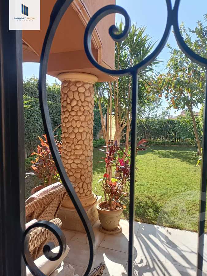 https://aqarmap.com.eg/en/listing/5833290-for-sale-cairo-el-sheikh-zayed-city-compounds-royal-meadows
