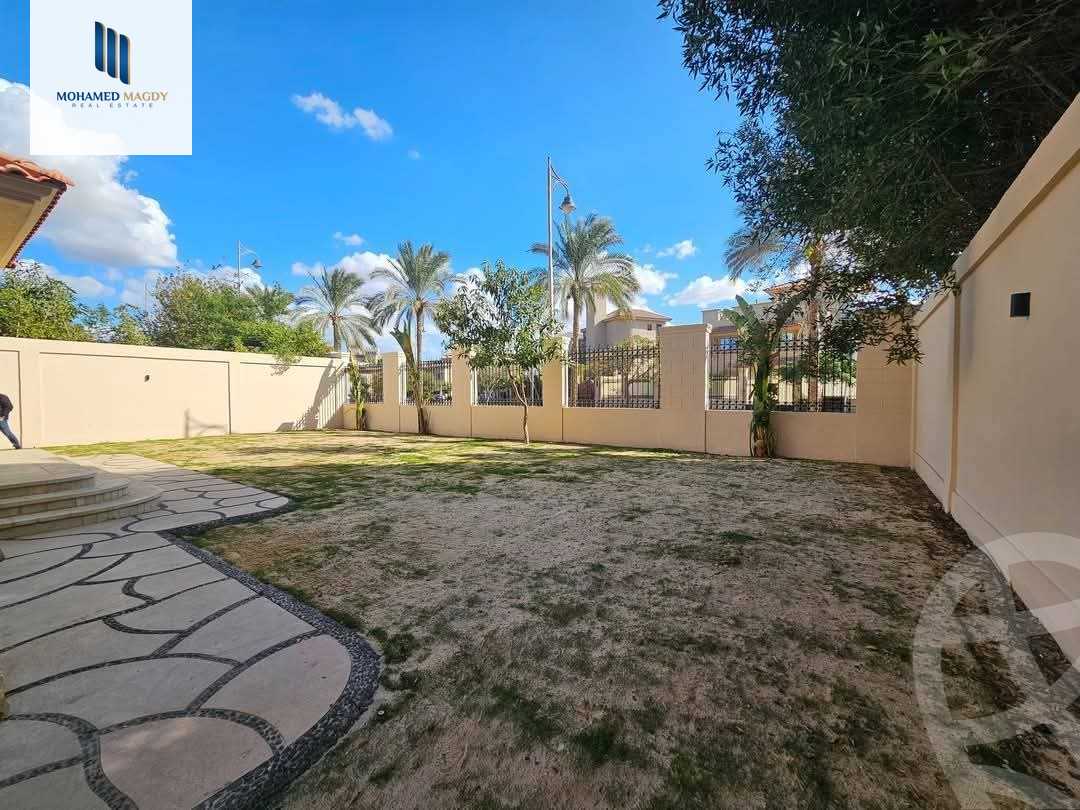 https://aqarmap.com.eg/en/listing/5808012-for-sale-cairo-el-sheikh-zayed-city-compounds-royal-city