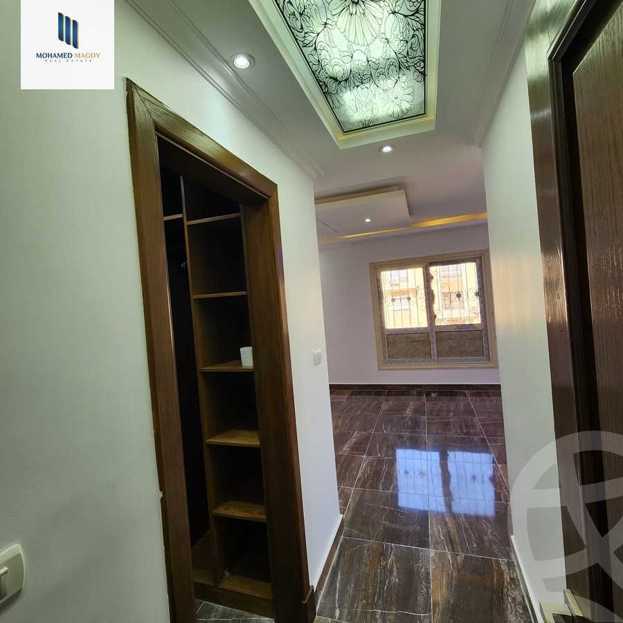 https://aqarmap.com.eg/en/listing/5867236-for-sale-cairo-el-sheikh-zayed-city-compounds-el-khamayel