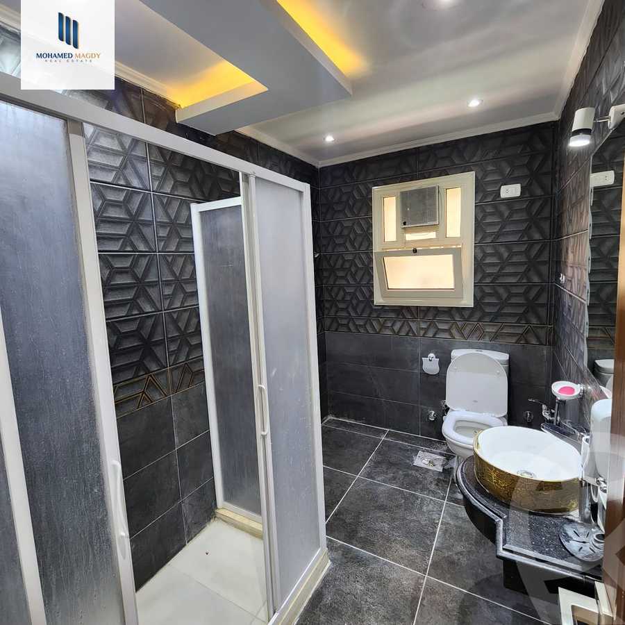 https://aqarmap.com.eg/en/listing/5867236-for-sale-cairo-el-sheikh-zayed-city-compounds-el-khamayel