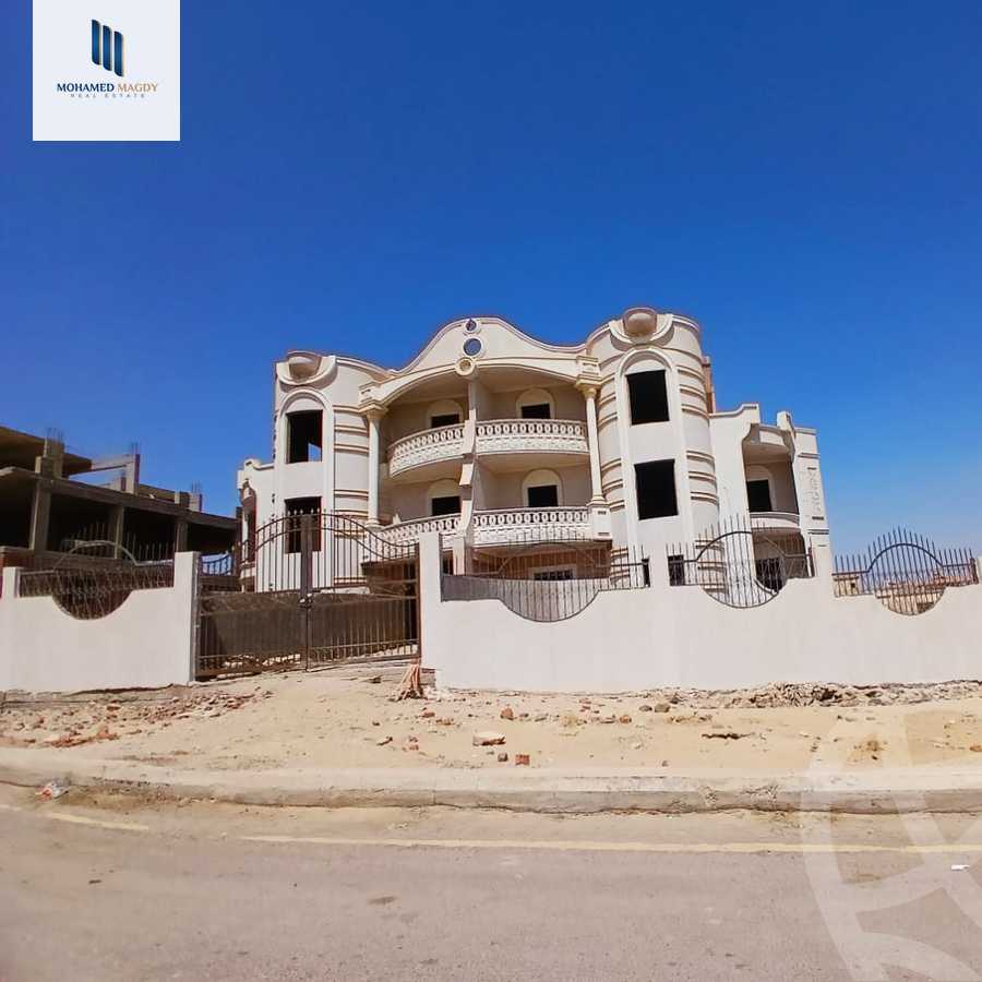 https://aqarmap.com.eg/ar/listing/5882232-for-sale-cairo-el-sheikh-zayed-city-el-hay-el-thaleth-ashaer-area-2-el-salam-st