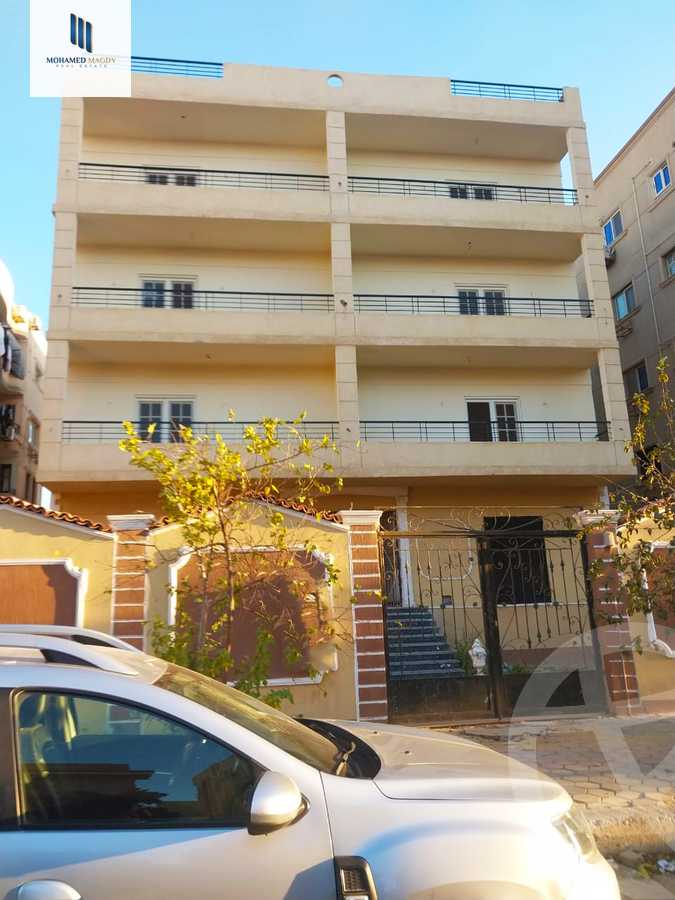 https://aqarmap.com.eg/ar/listing/5882379-for-sale-cairo-6th-of-october-featured-neighborhood-fourth-touristic-village-mahmoud-sami-el-baroudi-st