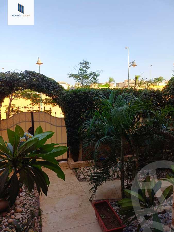 https://aqarmap.com.eg/ar/listing/5882812-for-sale-cairo-el-sheikh-zayed-city-compounds-royal-meadows