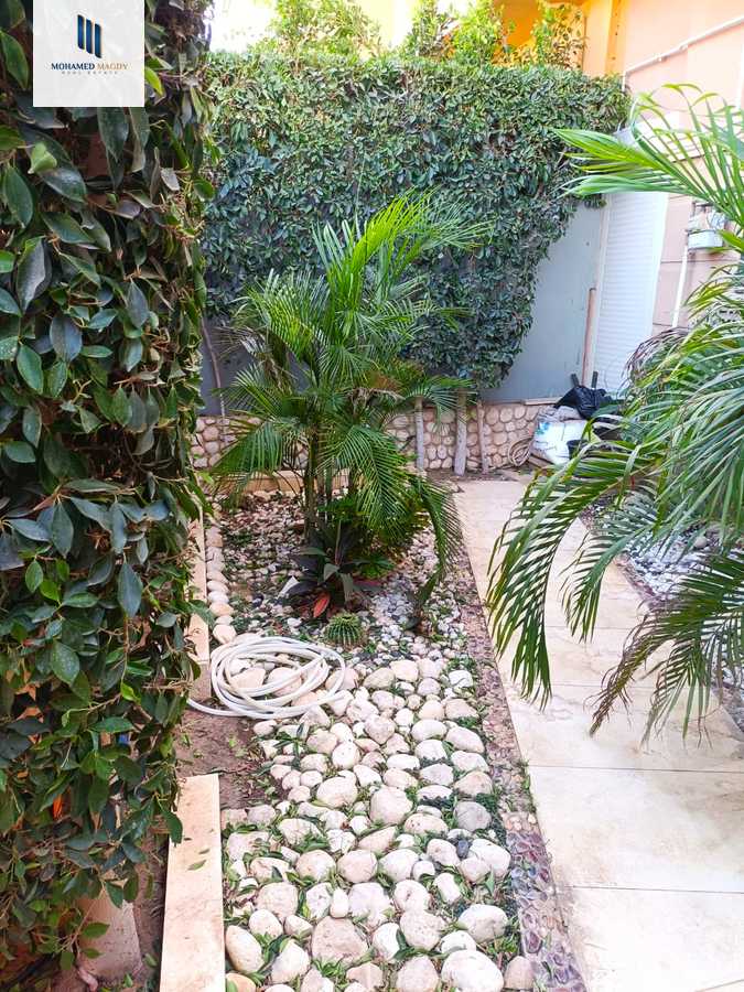 https://aqarmap.com.eg/ar/listing/5882812-for-sale-cairo-el-sheikh-zayed-city-compounds-royal-meadows