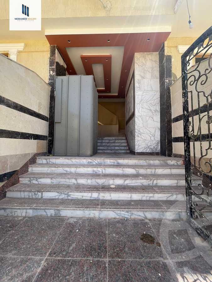 https://aqarmap.com.eg/en/listing/5934336-for-sale-cairo-6th-of-october-featured-neighborhood-first-touristic-village-el-shaheed-mohammed-abdul-latif-alshimi-st