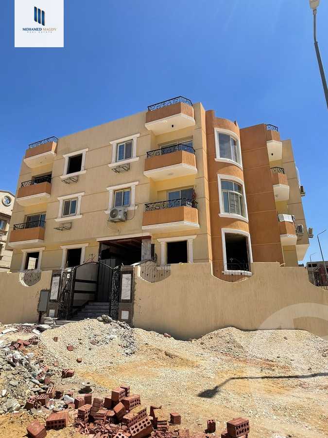 https://aqarmap.com.eg/en/listing/5934336-for-sale-cairo-6th-of-october-featured-neighborhood-first-touristic-village-el-shaheed-mohammed-abdul-latif-alshimi-st