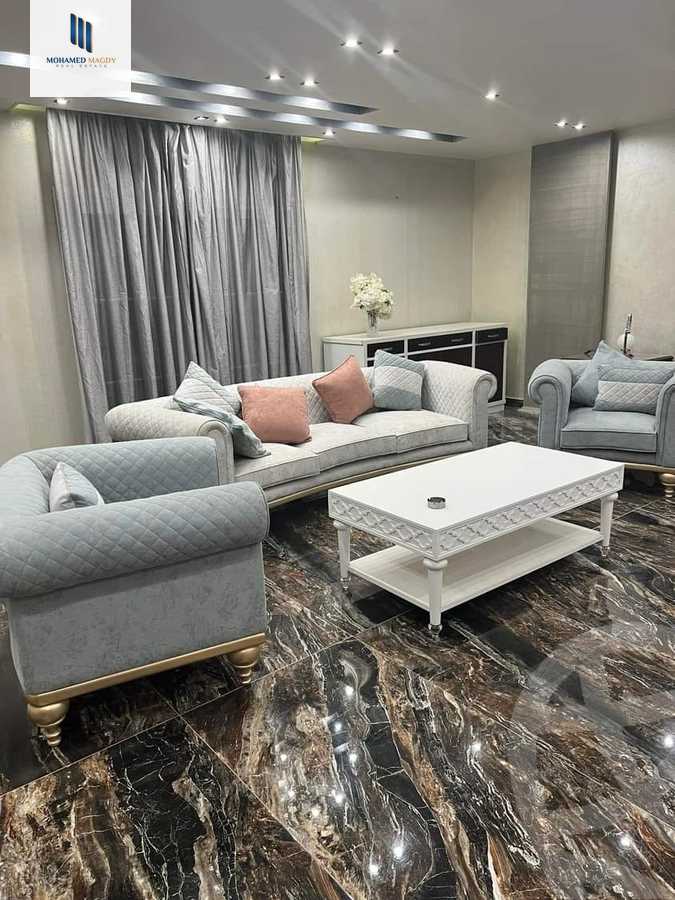 https://aqarmap.com.eg/ar/listing/5935235-for-sale-cairo-el-sheikh-zayed-city-el-hay-el-thaleth-ashaer-area-3-al-shabab-rd